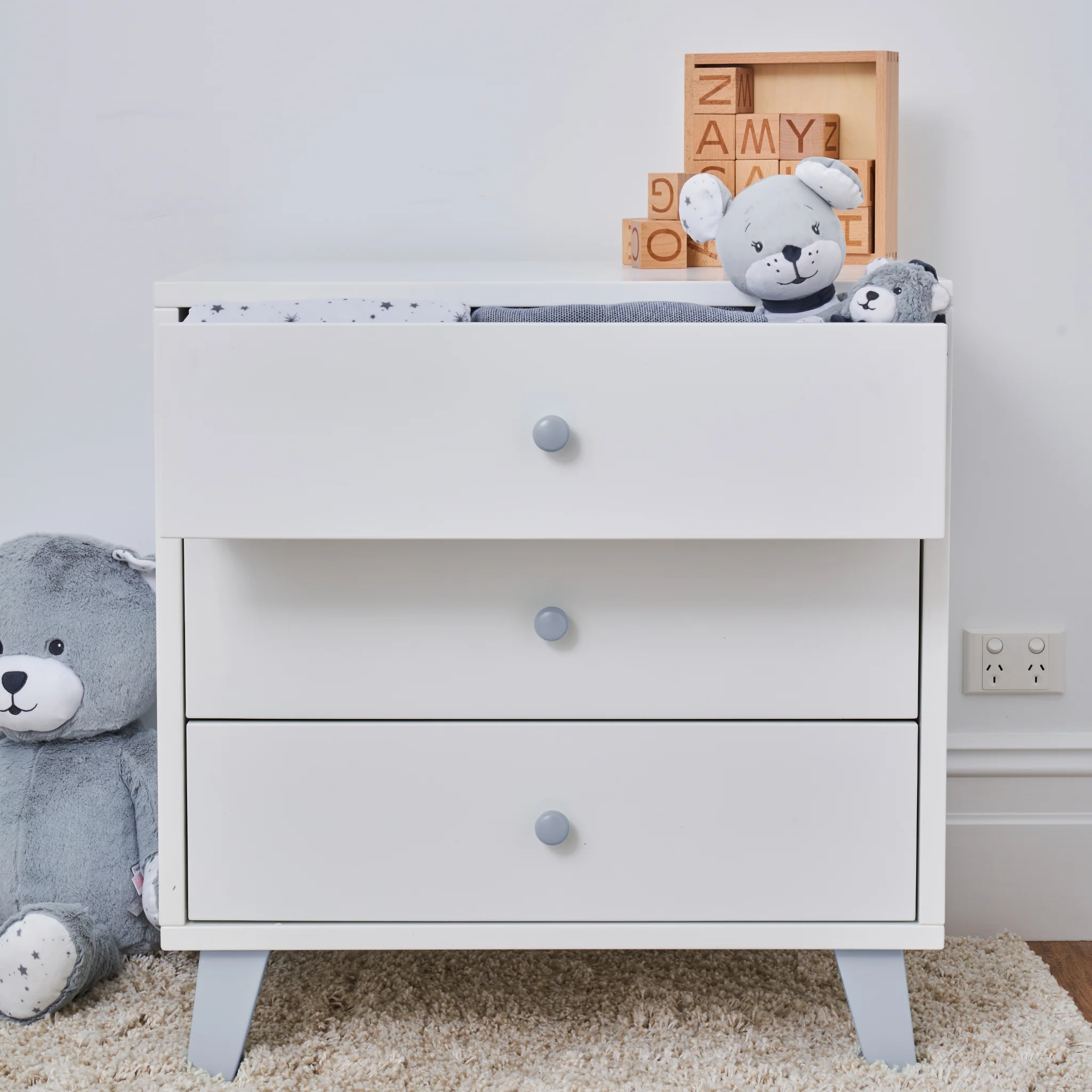 Lincoln Chest - Image 6